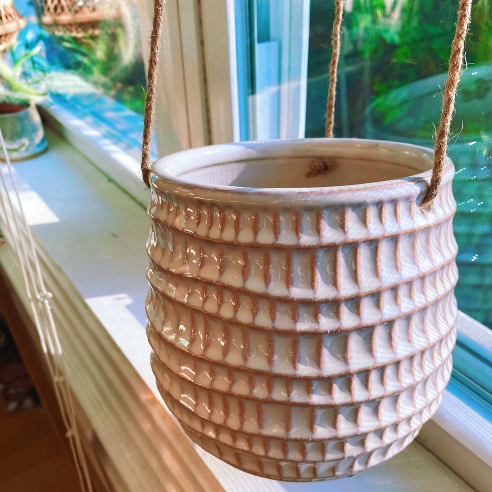 Handmade by Me White Beachy Plant Hanger 🐉🔮 - Picture 7 of 10